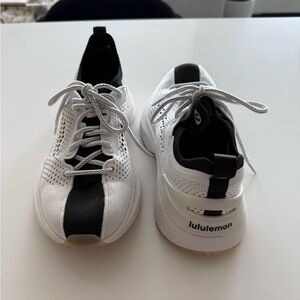 Lululemon chargefeel sneakers